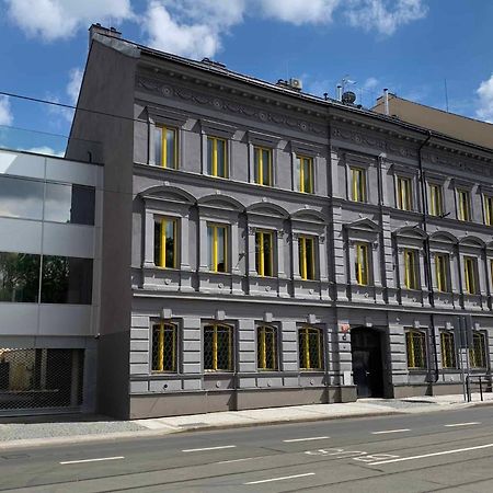 LYLY APARTMENT - Parkování Zdarma - U centra Praga Exterior foto