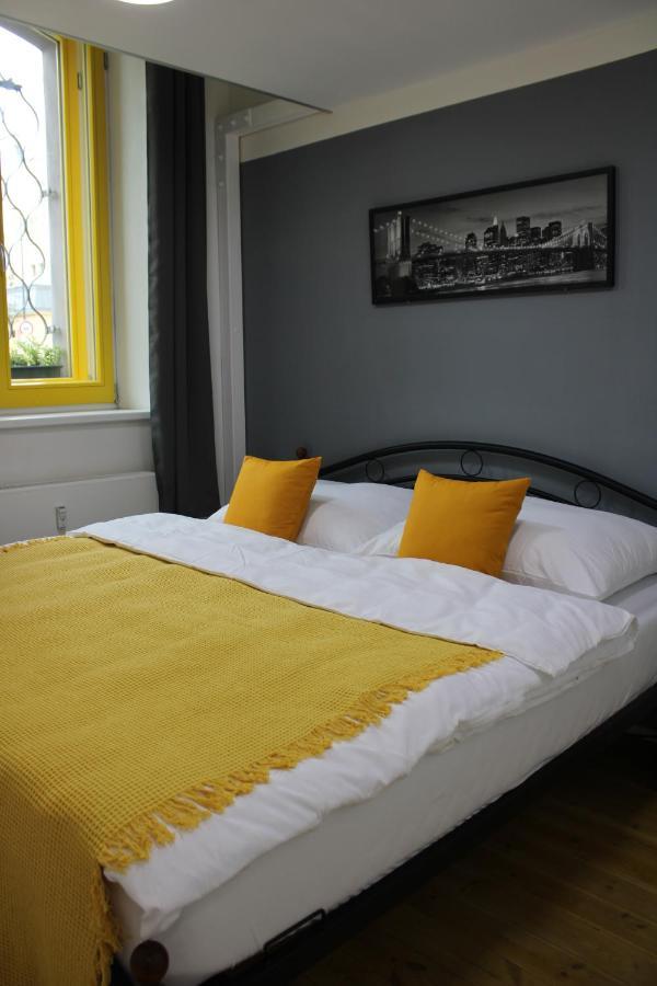 LYLY APARTMENT - Parkování Zdarma - U centra Praga Exterior foto